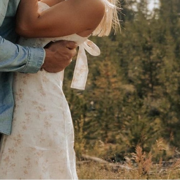 REFORMATION LINEN DRESS - Picture 3 of 4